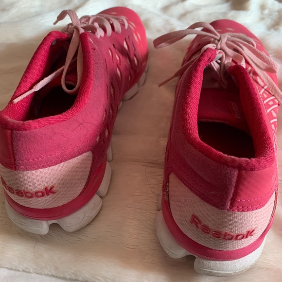 Reebok pink running shoes - Picture 3 of 3